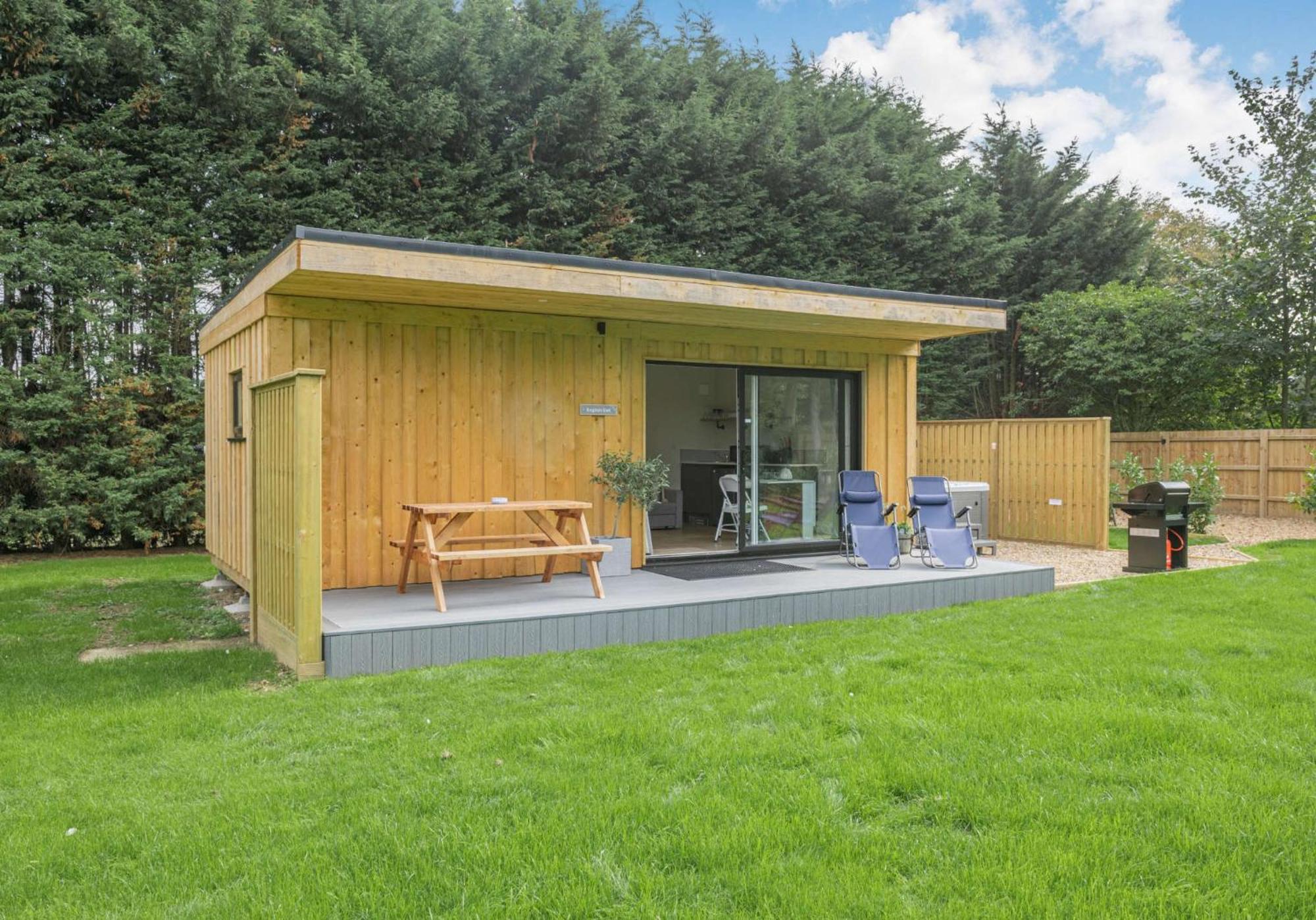 Holiday home To Country Retreat Luxury With Hot Tub, Bbq, Fire Pit *