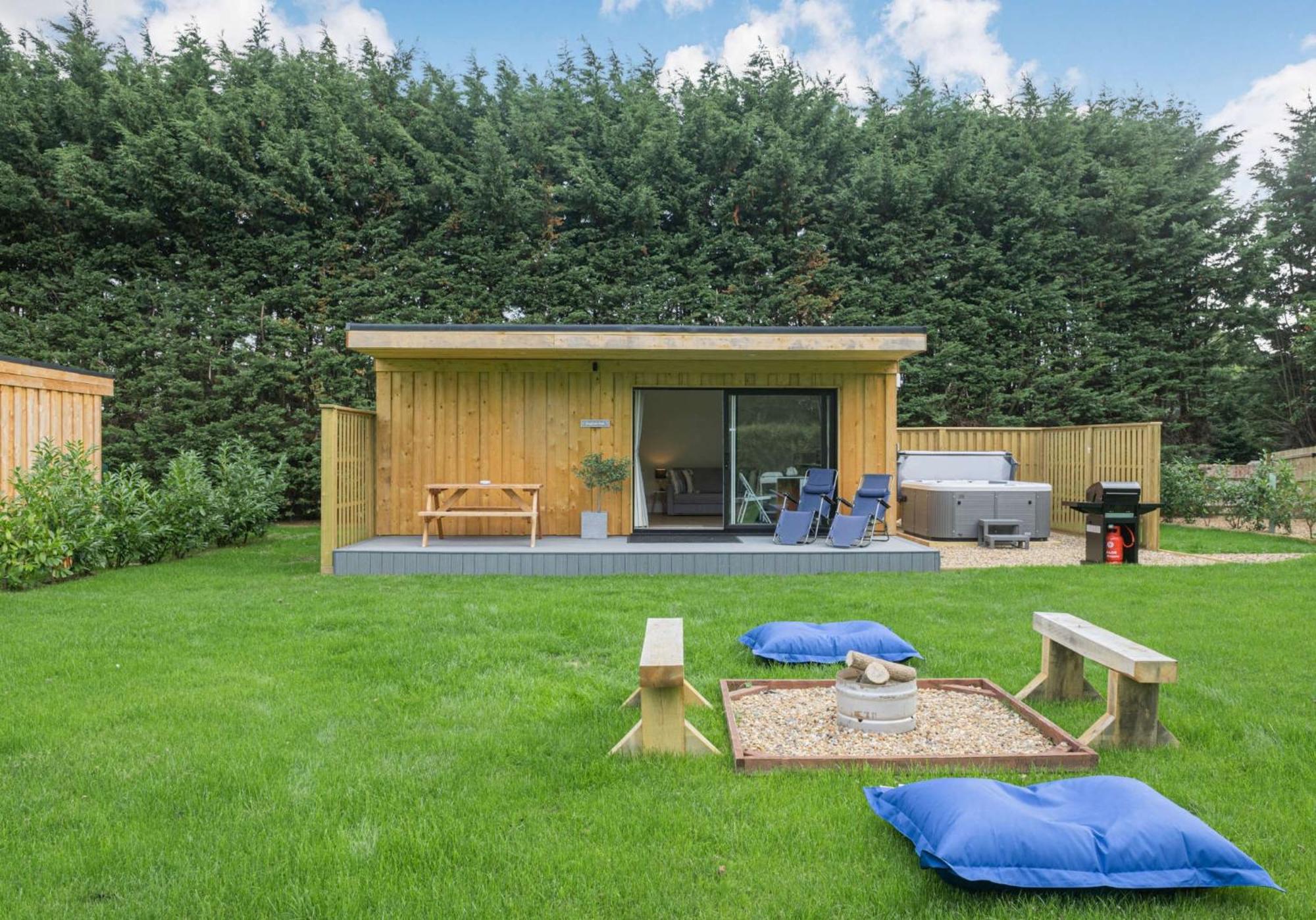 Holiday home To Country Retreat Luxury With Hot Tub, Bbq, Fire Pit *