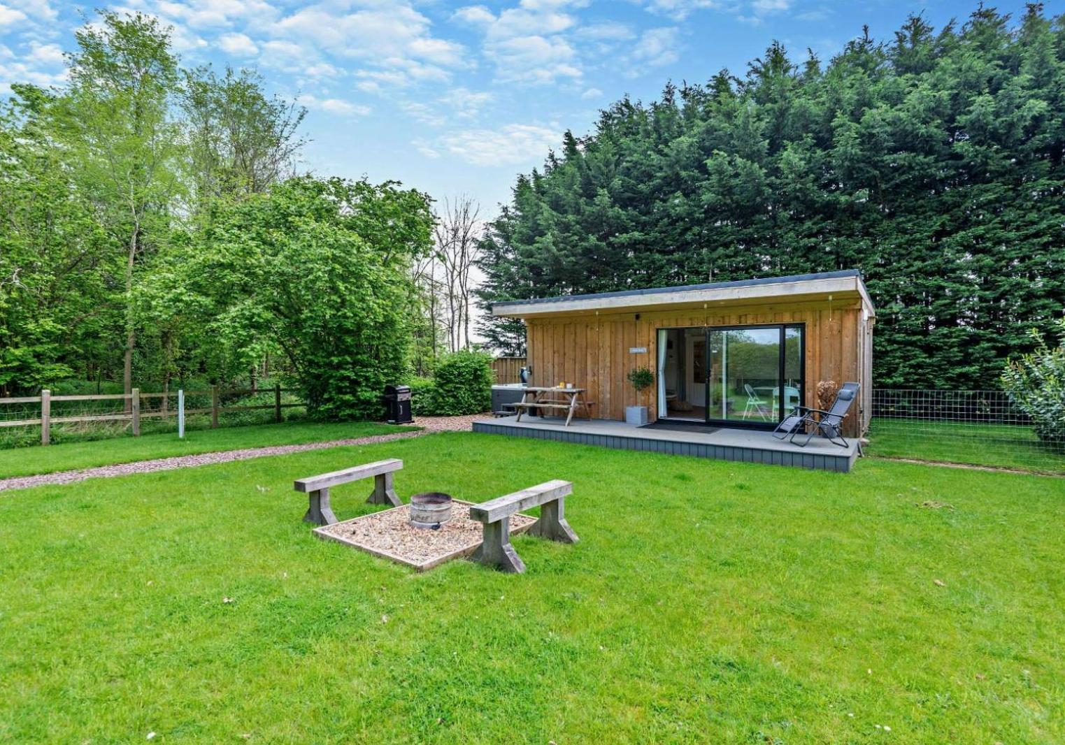 To Country Retreat Luxury With Hot Tub, Bbq, Fire Pit