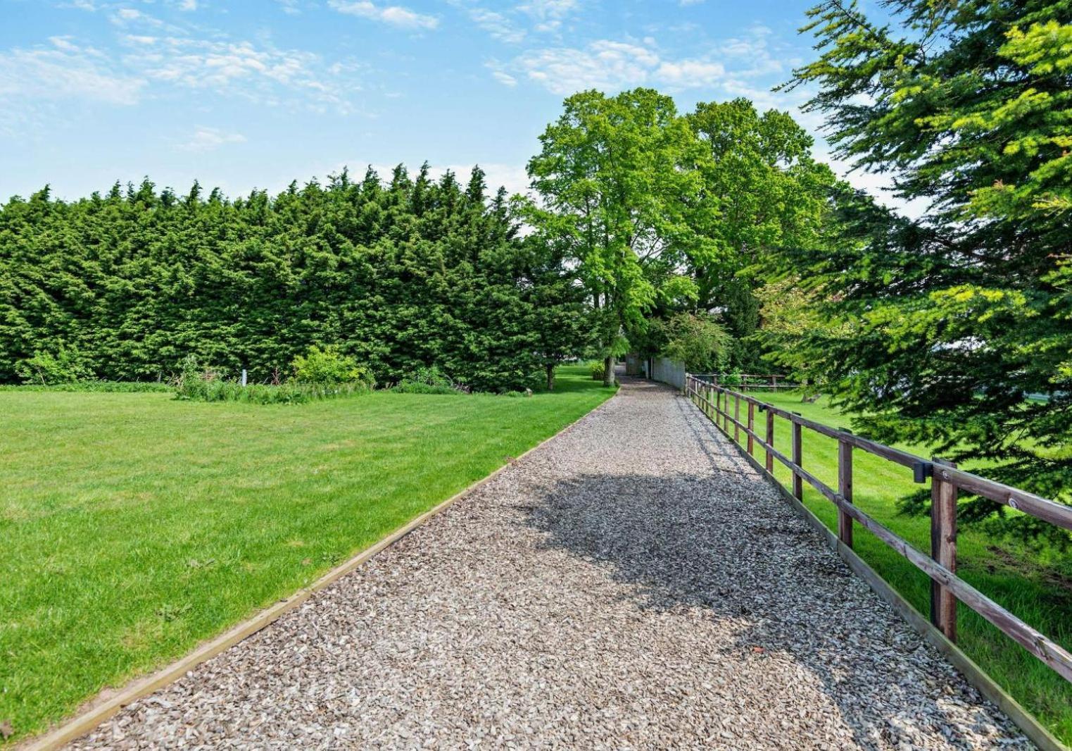 To Country Retreat Luxury With Hot Tub, Bbq, Fire Pit